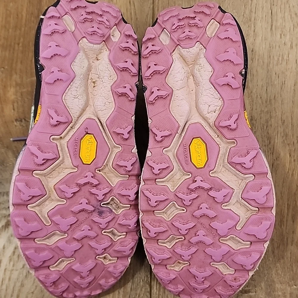 HOKA Scapegoat 5 Wide Trails Sneaker Shoe Vibram Sole Casual Women's size 8.5D